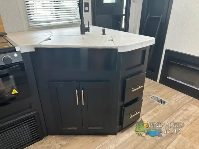 2021 Forest River RV Cherokee 294GEBG Rear Bunks in Travel Trailers & Campers in Truro - Image 12