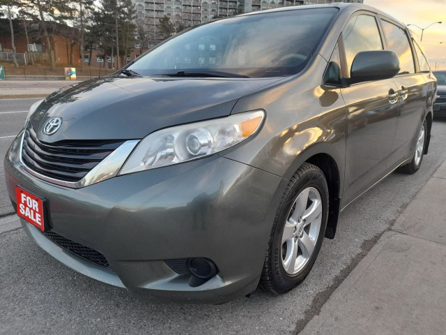  2012 Toyota Sienna LE in Cars & Trucks in City of Toronto - Image 3