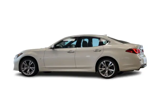 2019 Infiniti Q70 3.7 AWD Sport Fresh Trade! Local Unit! Rare Un in Cars & Trucks in Regina - Image 10