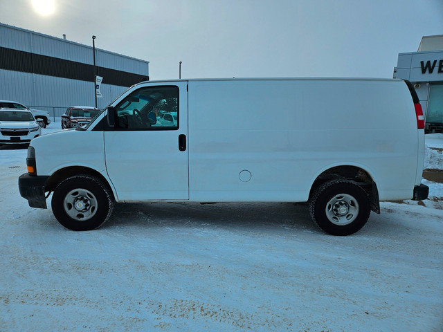 2021 Chevrolet Express 2500 Work Van CARGO 135WB BACKUP CAMARA in Cars & Trucks in Red Deer - Image 3