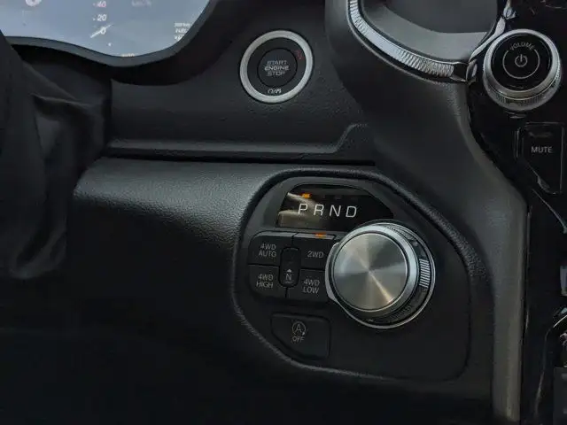 2025 Ram 1500 Sport - 3.92 Rear Axle - Anti Spin Rear Diff dans Autos et camions dans Calgary - Image 25