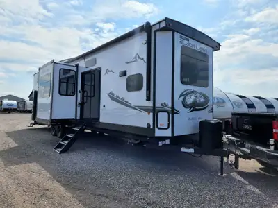 IN STOCK NO HIDDEN FEES Specifications and Features: Length (ft): 42'11 Width (ft): 8'0 Height (ft):...