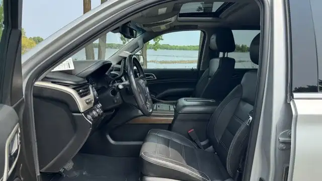 2019 GMC Yukon XL Denali in Cars & Trucks in Laval / North Shore - Image 10