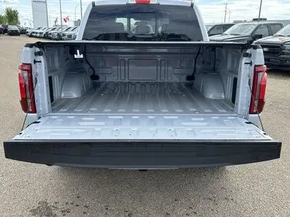 2025 Ford F-150 LARIAT 502A w/BLACK PKG, FX4 PKG & TOW/HAUL PKG in Cars & Trucks in Edmonton - Image 7