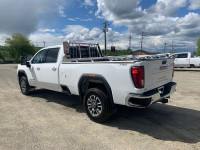Sierra 3500HD 4WD Crew Cab 172" SLE, 18" Aluminum Wheels, 6.6L V8 Turbo Diesel Engine, 10-Speed Auto... (image 2)
