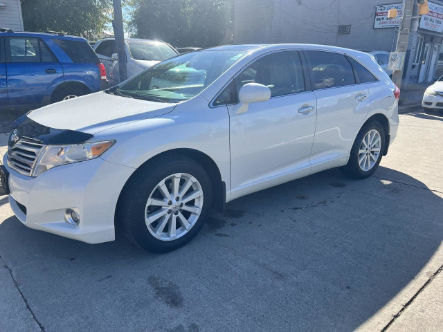 2011 Toyota Venza AWD 4DR in Cars & Trucks in Hamilton - Image 4