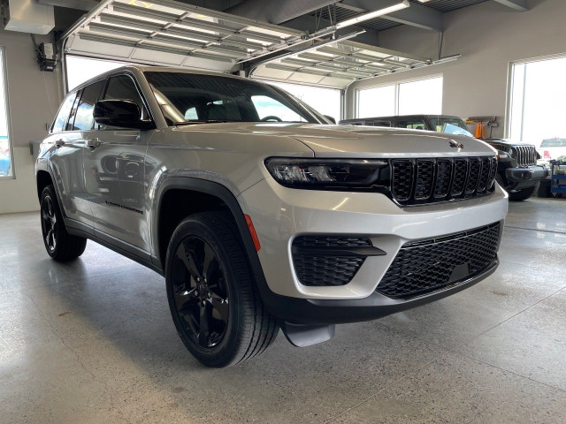 2025 Jeep Grand Cherokee in Cars & Trucks in Lethbridge - Image 3