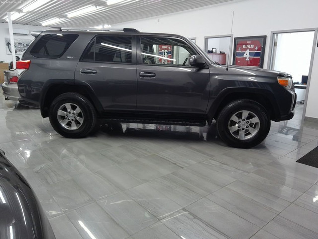 2013 Toyota 4Runner SR5 - Cuir, Toit 4x4 - in Cars & Trucks in Laval / North Shore - Image 4