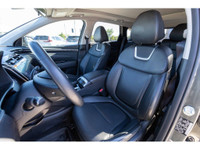CLEAN CARFAX AND LIKE NEW! - 2.5L Engine - AWD - Automatic Transmission - Sunroof - Leather Interior... (image 5)