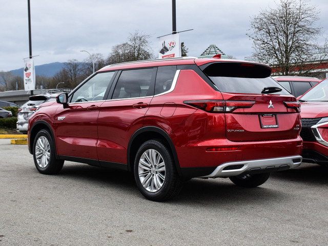 2024 Mitsubishi Outlander PHEV LE - Navigation, MultiView Camera in Cars & Trucks in Burnaby/New Westminster - Image 3