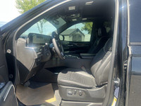 This Cadillac Escalade ESV delivers a Gas V8 6.2L/375 engine powering this Automatic transmission. E... (image 8)
