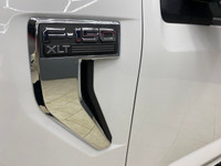 3.5L V6 EcoBoost Power-adjustable, heated side mirrors Chrome bumpers and grille Cloth upholstery 8-... (image 1)