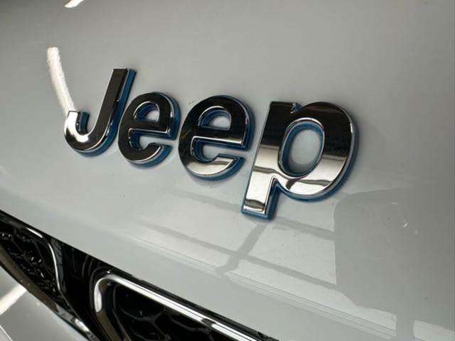 2022 Jeep Grand Cherokee 4xe OVERLAND in Cars & Trucks in Prince Albert - Image 4