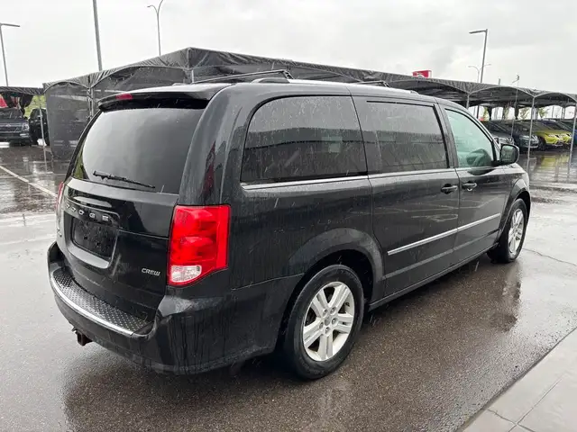 2013 Dodge Grand Caravan Crew in Cars & Trucks in Calgary - Image 9