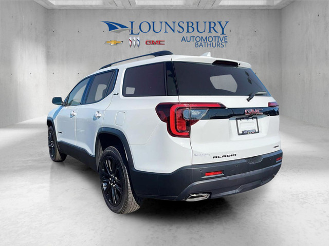 GMC Acadia Awd 4dr Sle 2023 in Cars & Trucks in Bathurst - Image 4