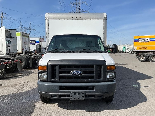 2017 Ford Motor Company E450 DURAPLAT in Heavy Trucks in Edmonton - Image 2