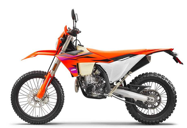 2024 KTM 500 EXC-F in Dirt Bikes & Motocross in Longueuil / South Shore - Image 2