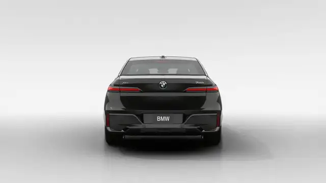 2025 BMW 7 Series 760i xDrive | Premium | Assist. Conduite in Cars & Trucks in City of Montréal - Image 6