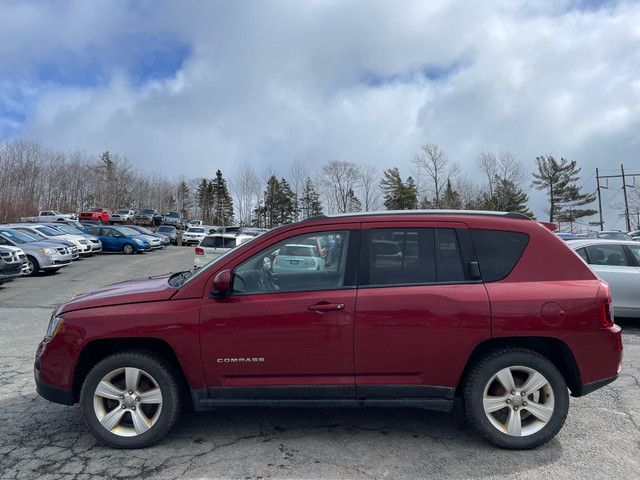 2014 Jeep Compass North 2.4L Camera | Leather | Manual Transm in Cars & Trucks in Bedford - Image 4