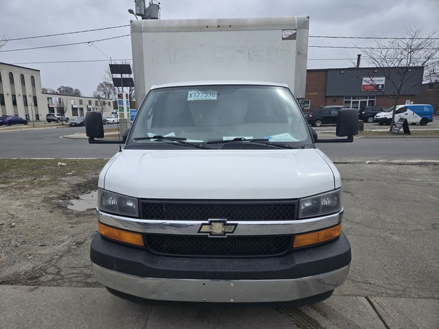 2017 Chevrolet Express G3500 -16Ft Box - V8 Gas - Ramp - NO HIDD in Cars & Trucks in City of Toronto - Image 2