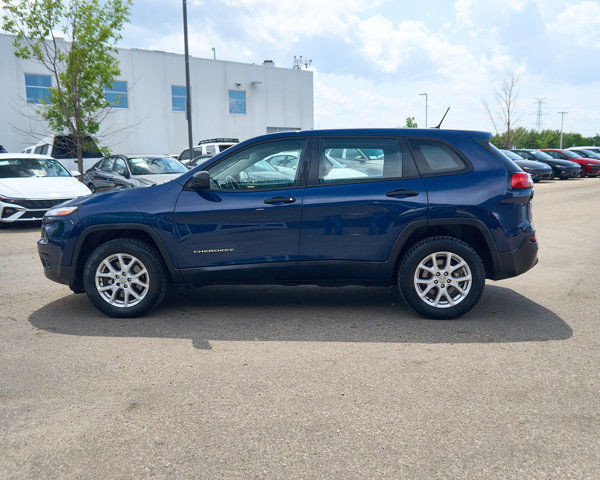 2018 Jeep Cherokee Sport | 4wd | Backup Cam | Heated Seats and in Cars & Trucks in Edmonton - Image 2