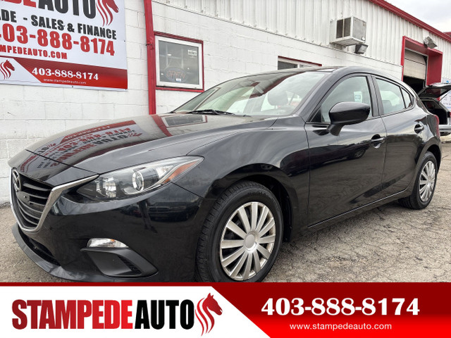 2015 Mazda Mazda3 GX | HATCHBACK | 2.0L | FUEL EFFICIENT in Cars & Trucks in Calgary