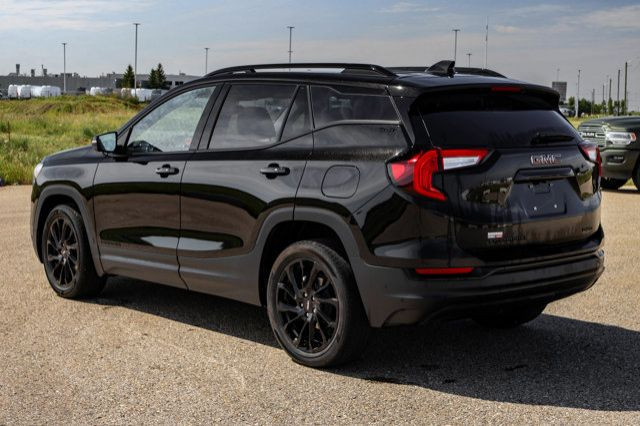 2024 GMC Terrain SLT 4X4 LEATHER LOADED SUNROOF in Cars & Trucks in Strathcona County - Image 2