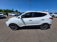 Navigation, Sunroof, Leather Seats, Bluetooth, Rear View Camera! For a versatile crossover with an u... (image 7)