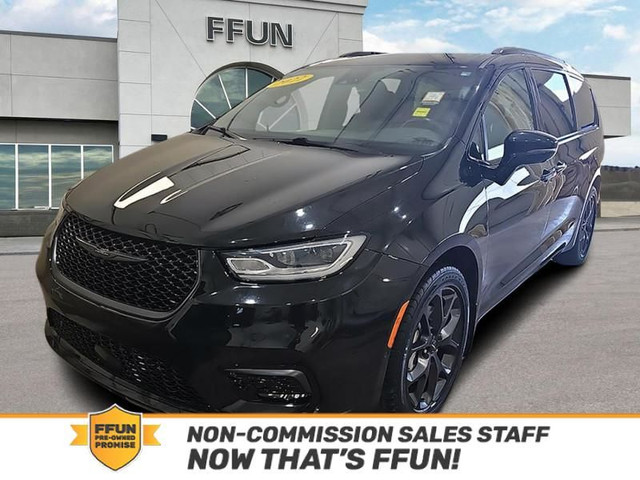 2022 Chrysler Pacifica Touring L AWD in Cars & Trucks in Saskatoon
