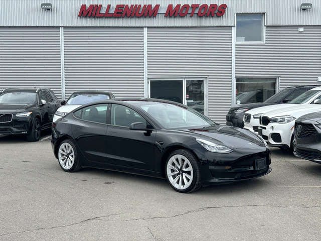 2022 Tesla Model 3 LONG RANGE AWD /AUTOSTEER/NAVI/B.CAM/GLASS RO in Cars & Trucks in Calgary