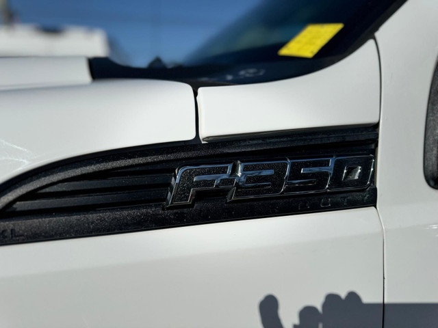 2015 Ford Super Duty F-350 SRW 4x4 8ft Box Crewcab in Cars & Trucks in Oakville / Halton Region - Image 2
