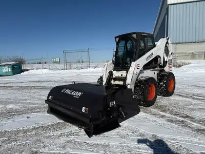 Direct-drive motor powered from loader hydraulics 10-25 GPM flow required (2,000-3,500 psi) 26” brus...