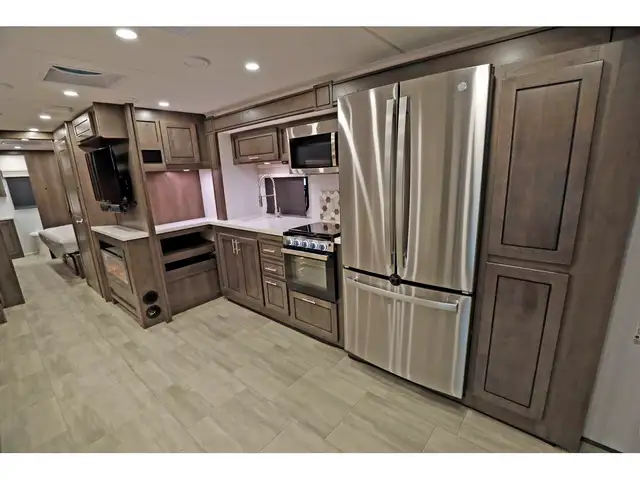 2025 Forest River Georgetown 5 Series Gt5 34H5 3 extensions 2025 in RVs & Motorhomes in Laval / North Shore - Image 7