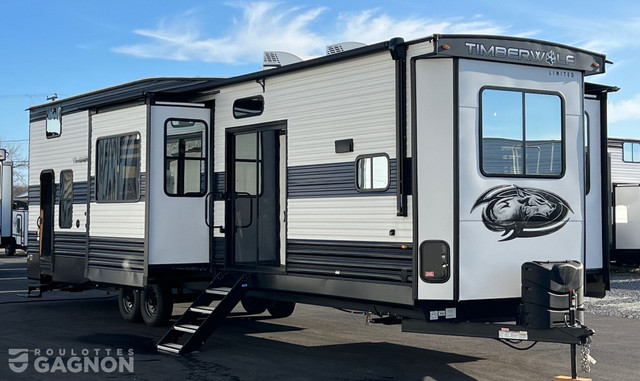 2023 Timberwolf 39 SR Roulotte de parc in Travel Trailers & Campers in Laval / North Shore