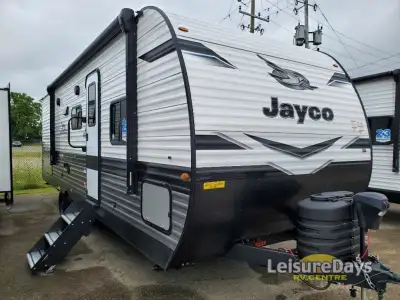 Jayco Jay Flight SLX travel trailer 261BHS highlights: Double Bed Bunks Jack-Knife Sofa Dual Entry B...