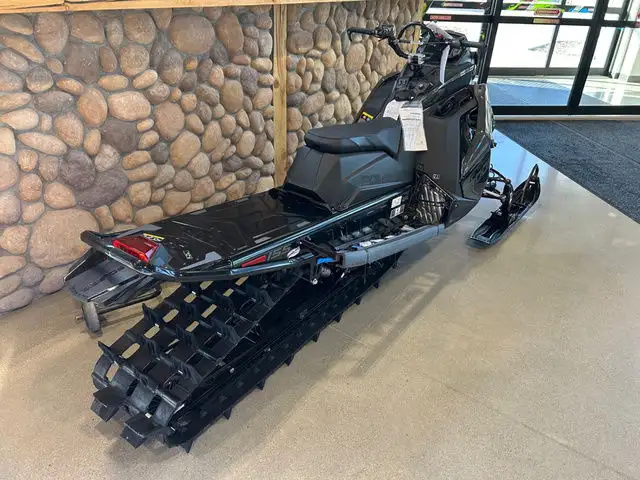 2025 Polaris Boost RMK Khaos Slash 155 in Snowmobiles in Saskatoon - Image 5