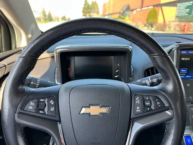 2015 Chevrolet Volt CERTIFIED, LEATHER, PLUG IN HYBRID, 1.4L 4 C dans Autos et camions dans Région de Mississauga/Peel - Image 17