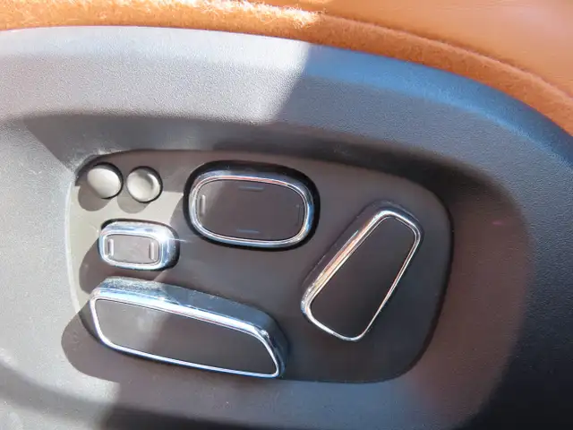2011 Jaguar XJ XJL - LONG WHEEL BASE - LOW LOW KM - 56,000KMS !! dans Autos et camions dans Région d’Oakville/Halton - Image 28