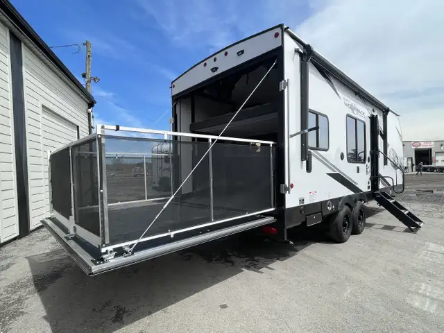 2024 WOLF PACK BY CHEROKEE TOY HAULER CKT26PACK15 in Travel Trailers & Campers in Mississauga / Peel Region - Image 5