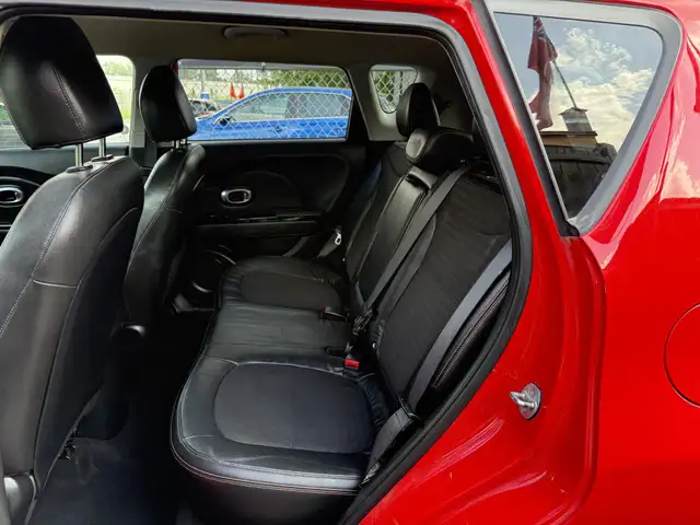 2017 Kia Soul SX Turbo in Cars & Trucks in Ottawa - Image 12