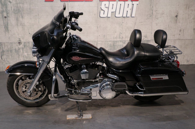 2008 Harley-Davidson FLHTC ELECTRA GLIDE CLASSIC in Sport Bikes in Ottawa - Image 3