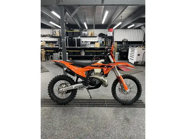 2025 KTM 250 XC in Dirt Bikes & Motocross in Granby - Image 2