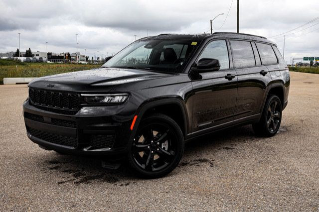 2025 Jeep Grand Cherokee L Altitude in Cars & Trucks in Strathcona County