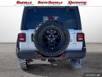 4X4, CLOTH LOW-BACK BUCKET SEATS, BLACK FREEDOM 3-PIECE HARDTOP, PARKVIEW REAR BACKUP CAMERA, SATELL... (image 4)