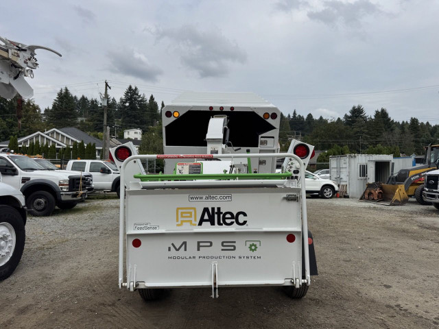 2018 FREIGHTLINER M2 - CHIPPER DUMP / 2017 ALTEC CHIPPER - COMBO in Heavy Trucks in Burnaby/New Westminster - Image 4