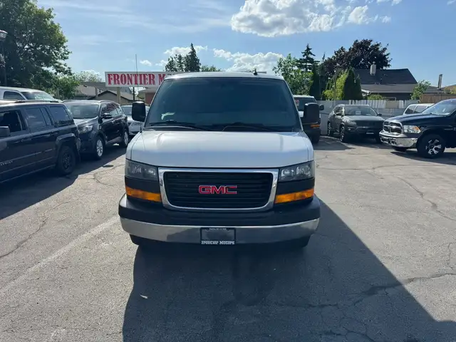 2020 GMC Savana 2500 13562940368648195121