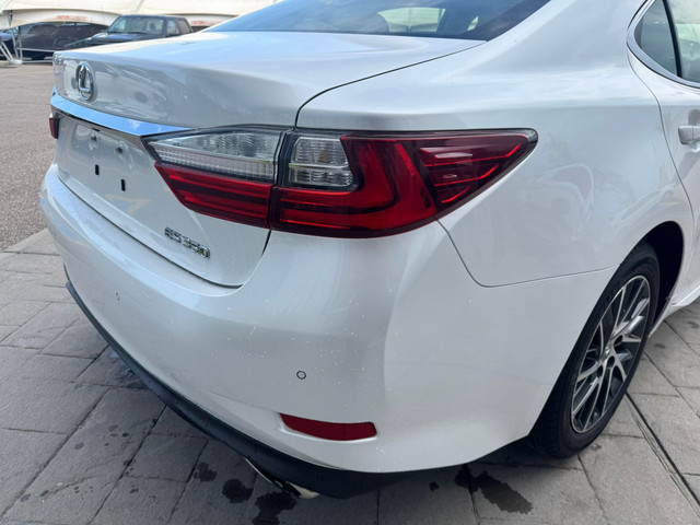 2016 Lexus ES 350 TOURING / ZERO ACCIDENTS / DEALER SERVICED in Cars & Trucks in Calgary - Image 4