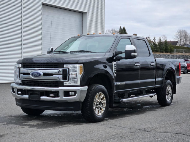 Ford Super Duty F-250 SRW XLT cabine 6 places 4RM caisse de 6.75 in Cars & Trucks in Victoriaville