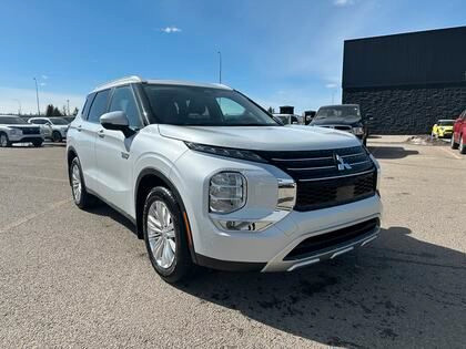2025 Mitsubishi Outlander PHEV LE S-AWC in Cars & Trucks in Calgary - Image 3