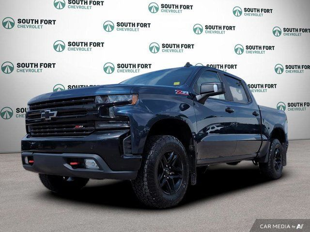 2019 Chevrolet Silverado 1500 LT Trail Boss 4WD Crew Cab in Cars & Trucks in Strathcona County
